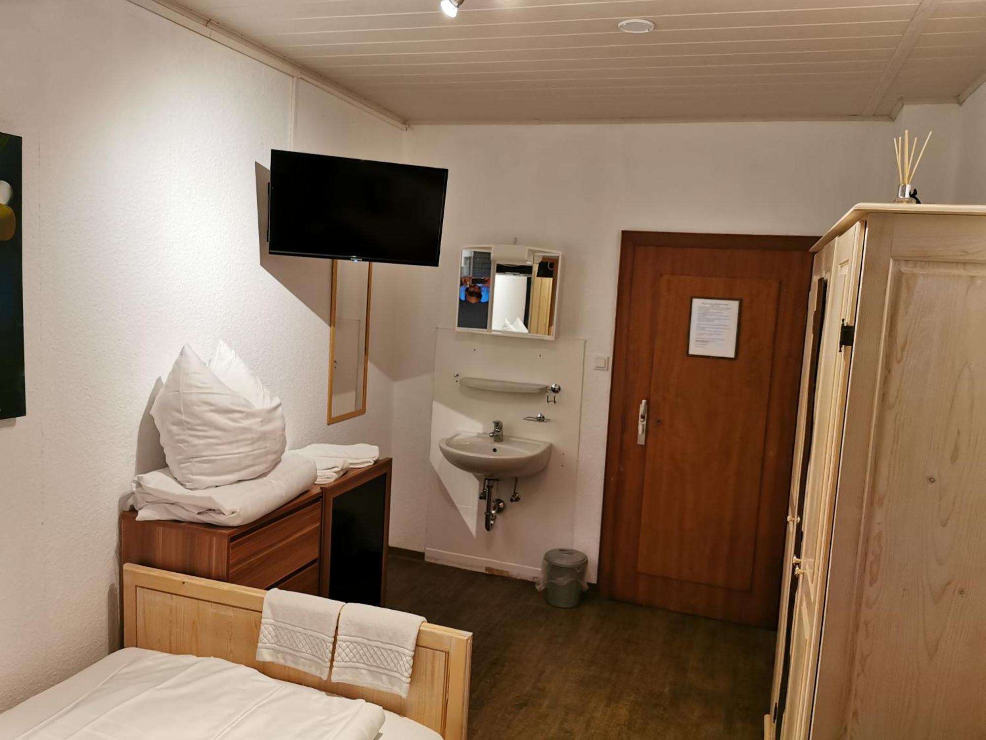 See Lord Hotel Кайзерслаутерн Номер фото