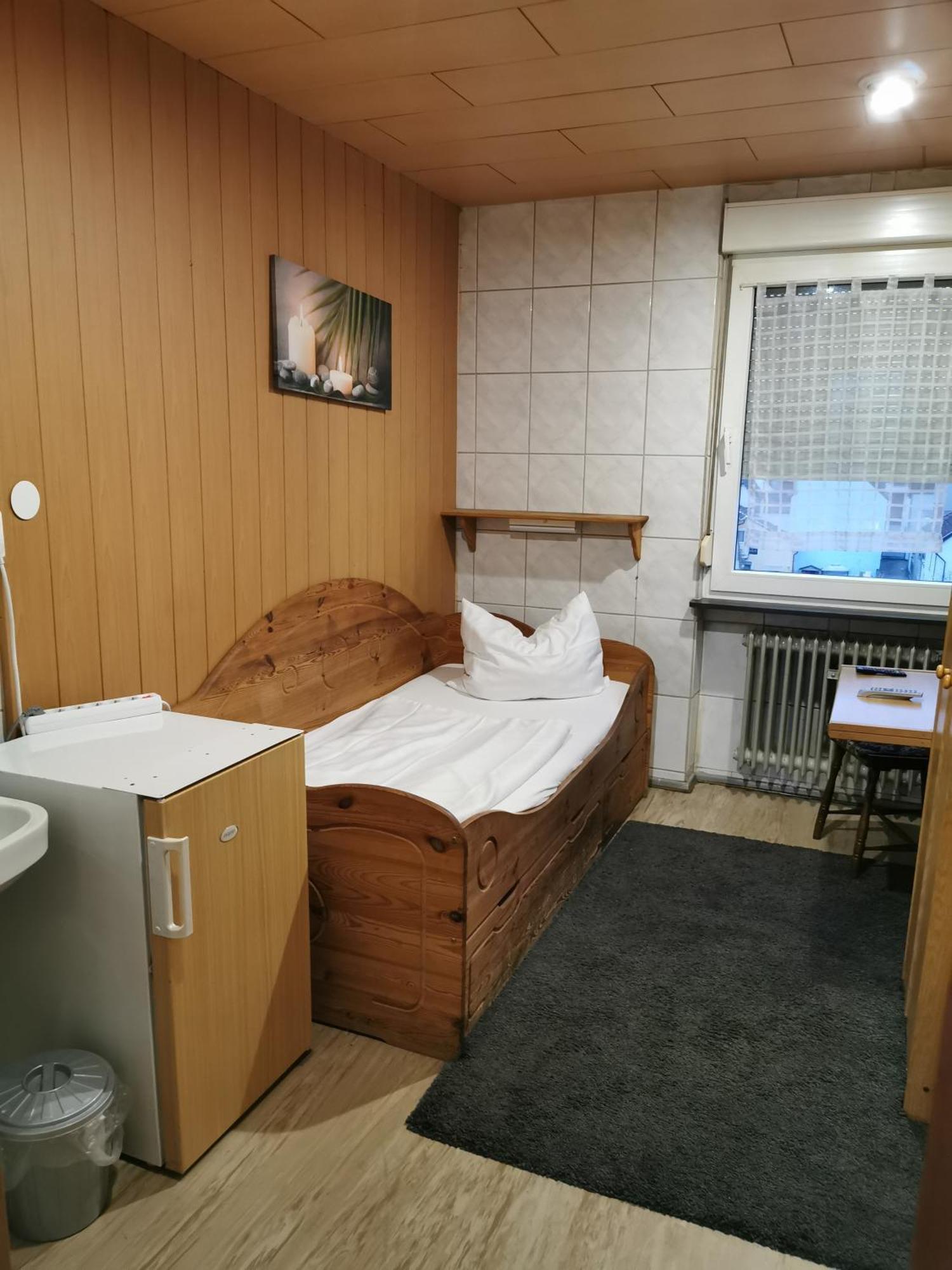 See Lord Hotel Кайзерслаутерн Номер фото