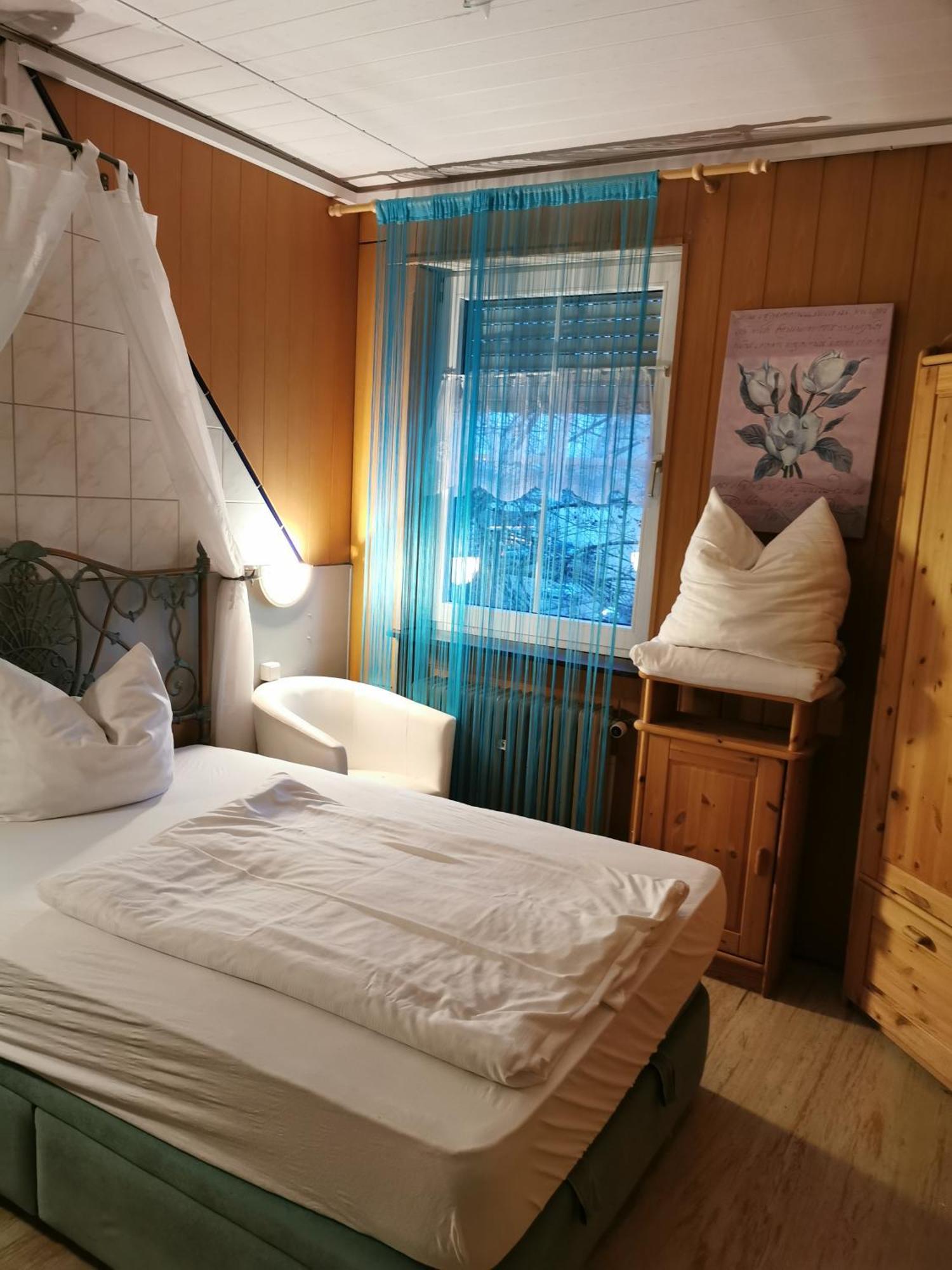 See Lord Hotel Кайзерслаутерн Номер фото