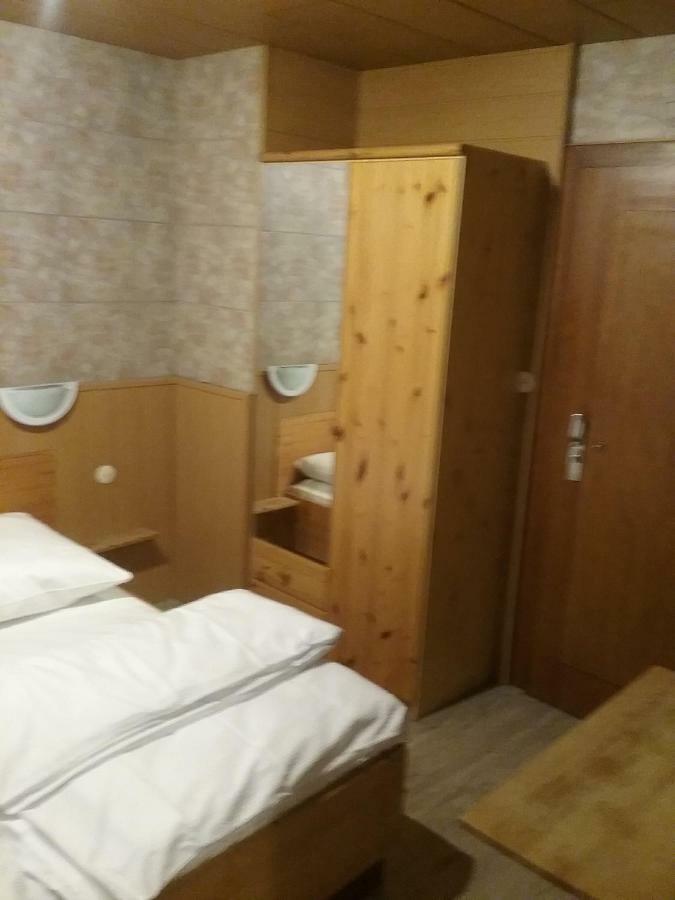See Lord Hotel Кайзерслаутерн Экстерьер фото